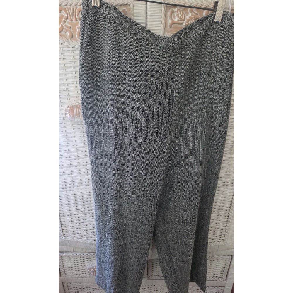 Alfred Dunner Womens Slacks  NWT SZ 16 Proportioned Short Pants Black White